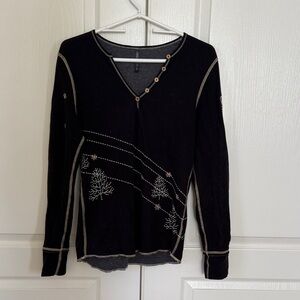 Alp-n-Rock Soft Black V-Neck Knit Top